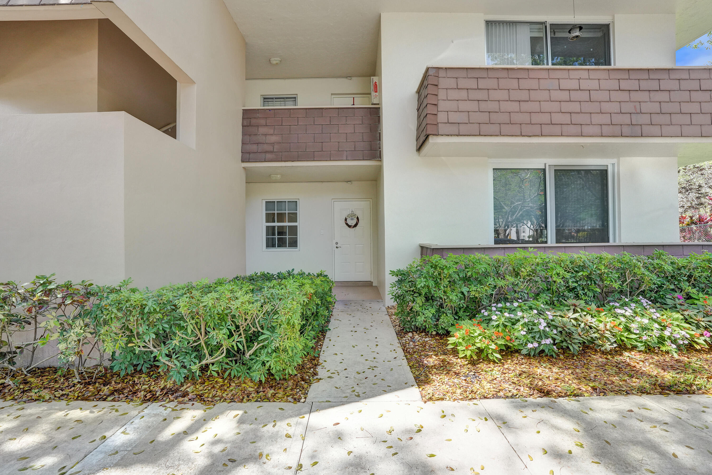 3621 Oaks Clubhouse Drive 101