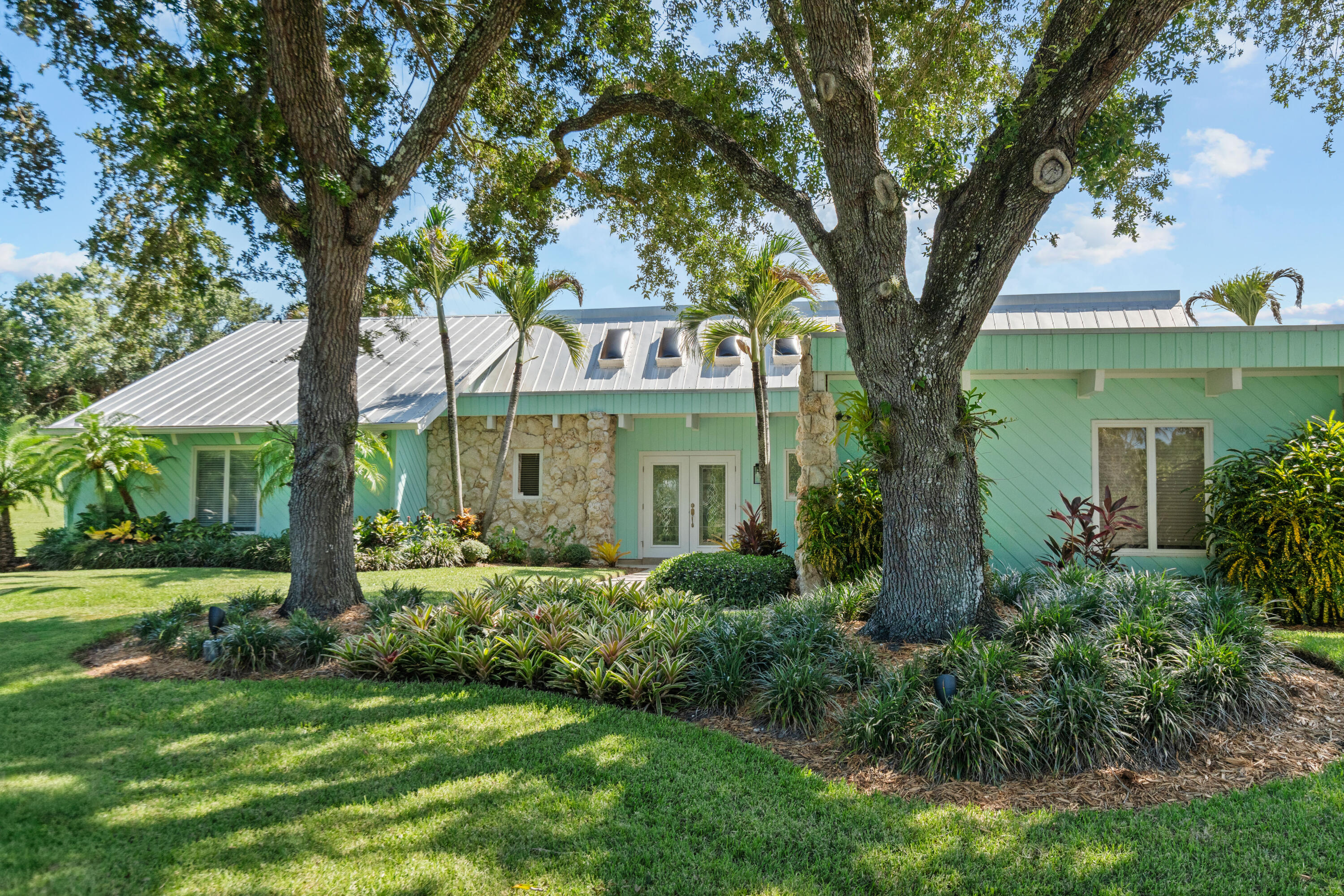 220 SW WILLOW LAKE Trail