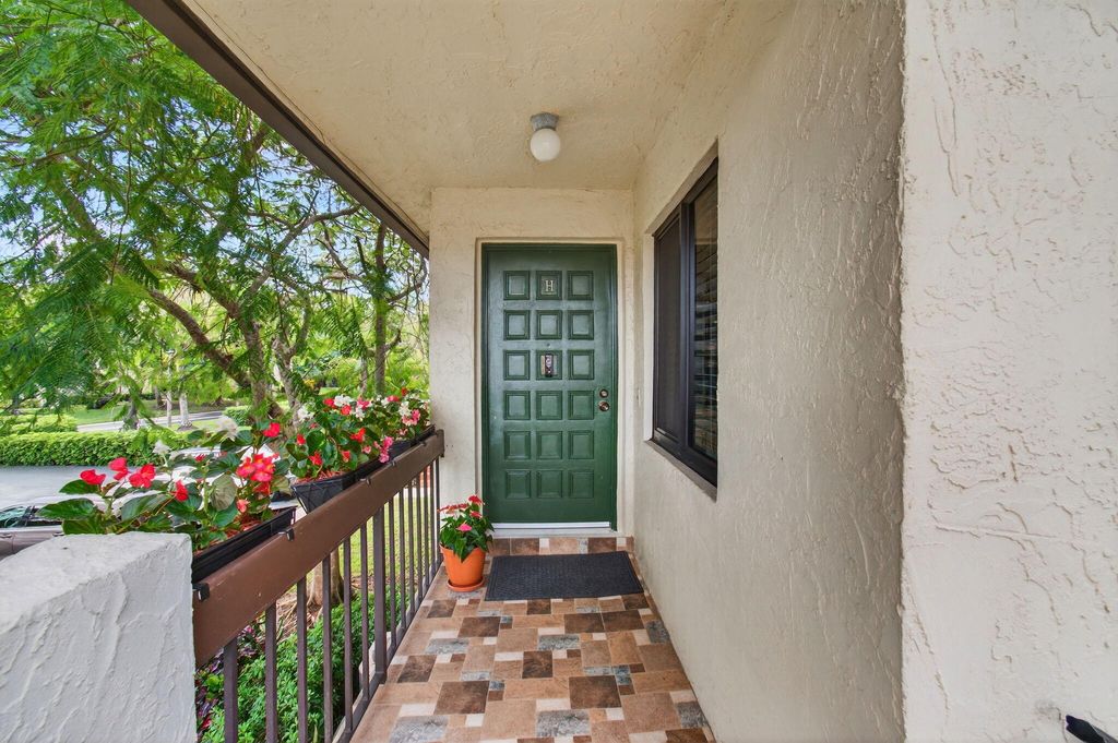 Photo of 21668 Arriba Real Real #43-H, Boca Raton, FL 33433 (MLS # R11139834)