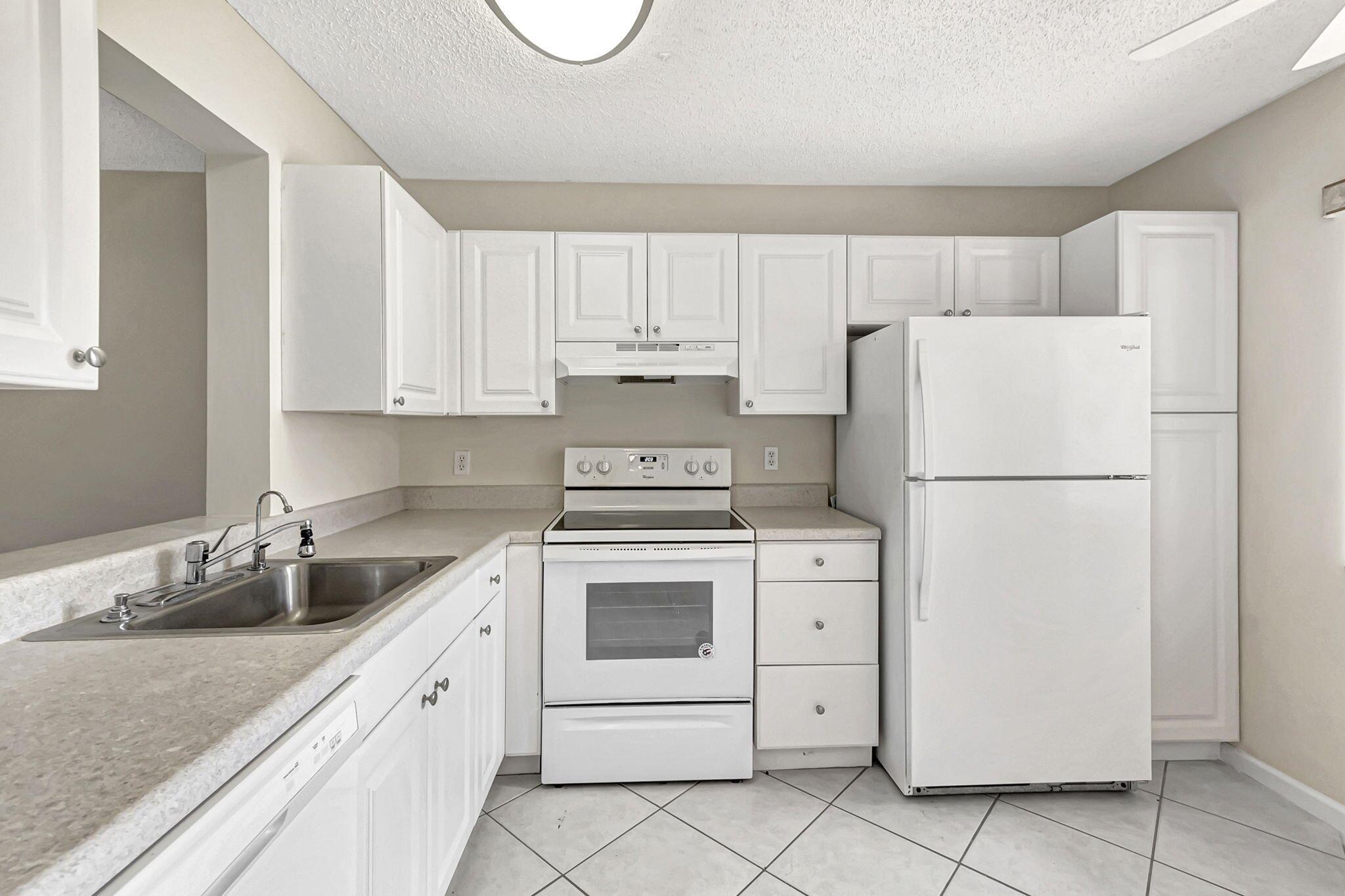 6795 Huntington Lane 101