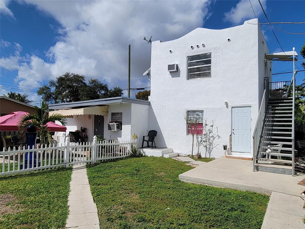 1853 NW 5th Street