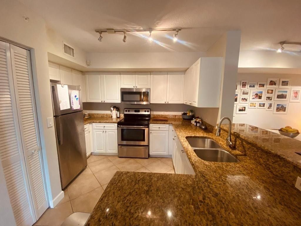 Photo of 405 Villa Circle, Boynton Beach, FL 33435 (MLS # F10525147)