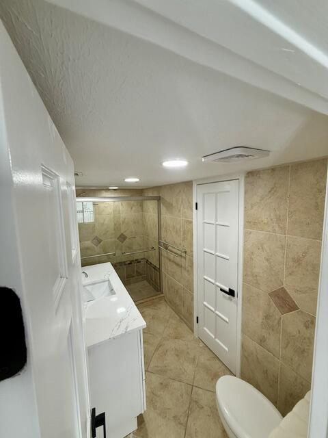 FOREST HOMES 1 - Residential Lease