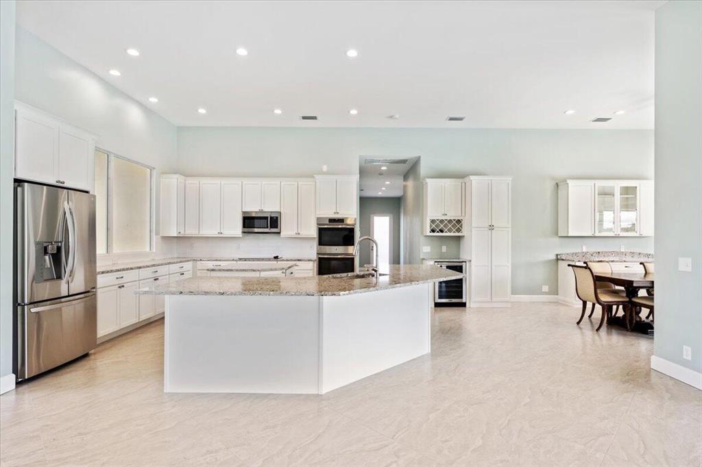 SADDLE TRAIL PARK OF WELLINGTON - Residential