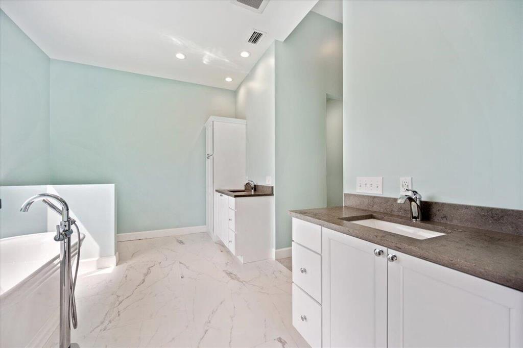 SADDLE TRAIL PARK OF WELLINGTON - Residential