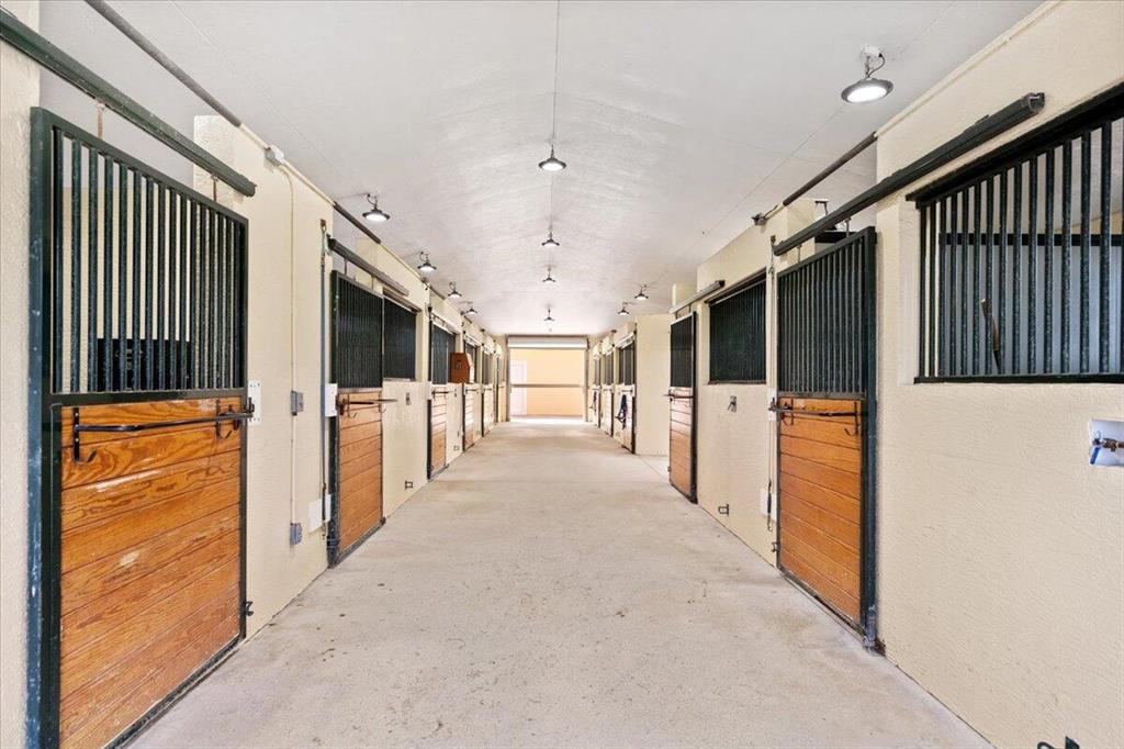 SADDLE TRAIL PARK OF WELLINGTON - Residential