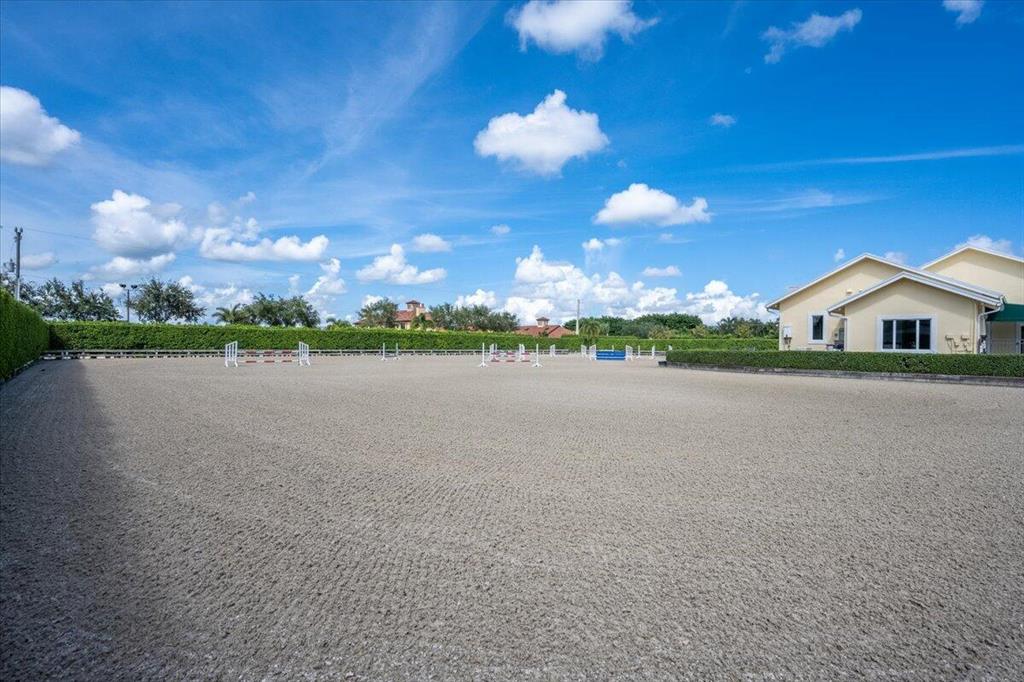 SADDLE TRAIL PARK OF WELLINGTON - Residential