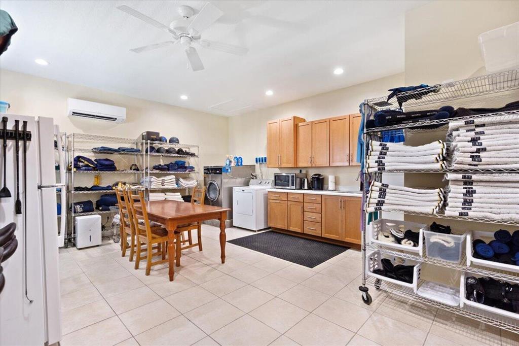 SADDLE TRAIL PARK OF WELLINGTON - Residential