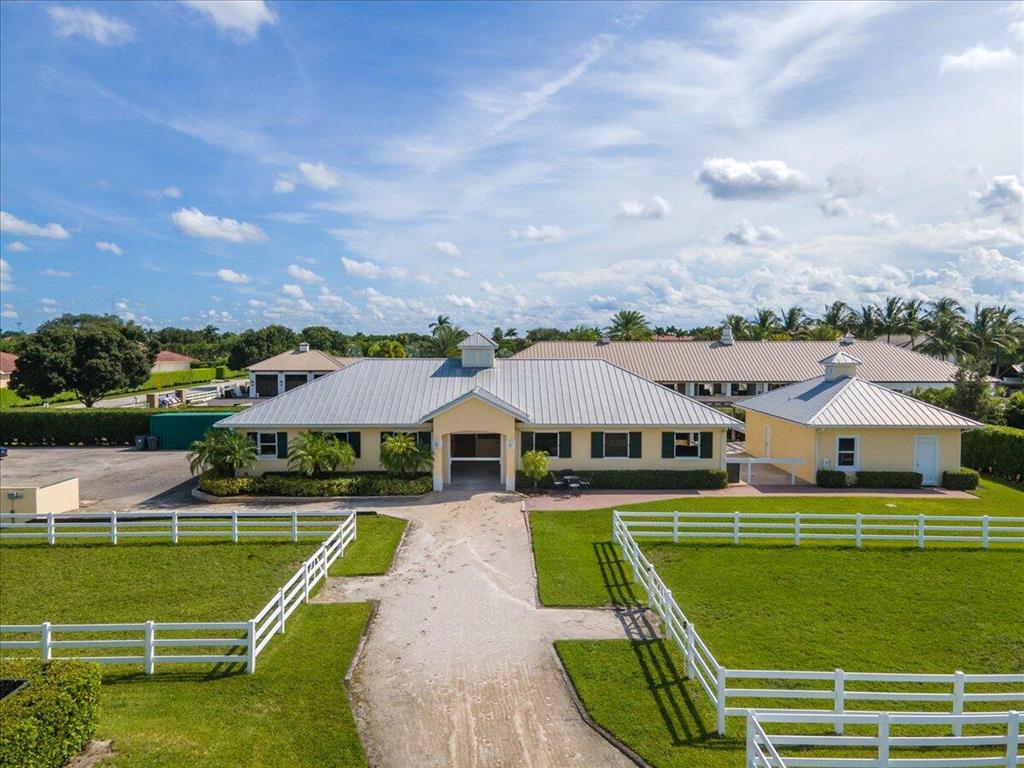 SADDLE TRAIL PARK OF WELLINGTON - Residential