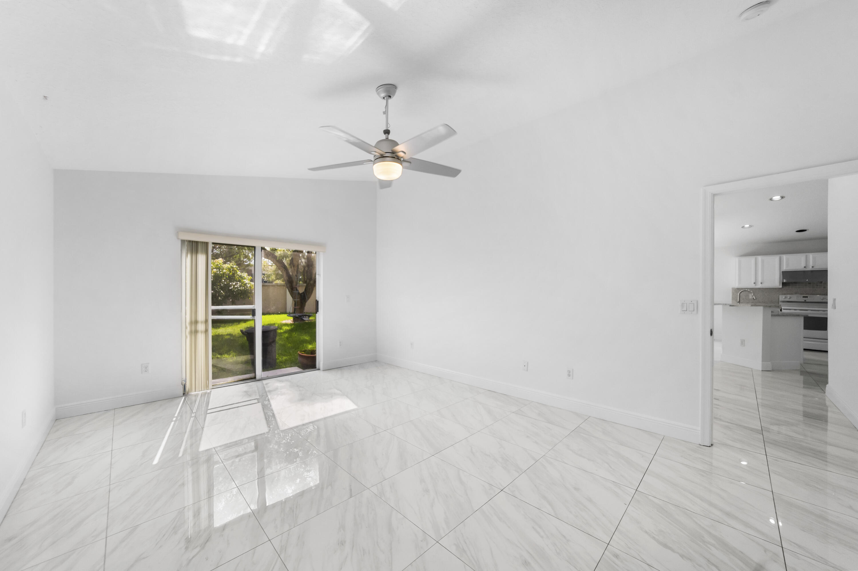 7678 NW 59th Way