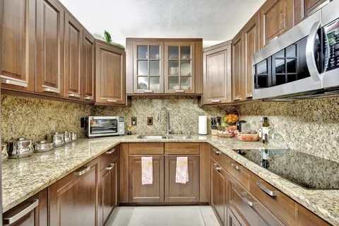 1605 SW Silver Pine Way Unit 110-D1, Palm City, FL MLS: R11078968