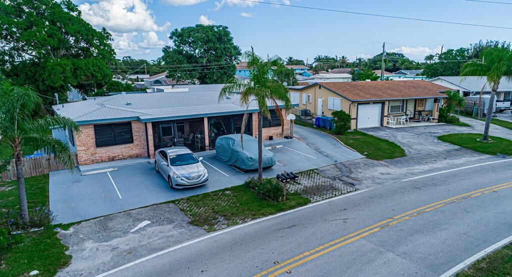 Photo of 517 Greynolds Circle, Lantana, FL 33462 (MLS # R11108200)