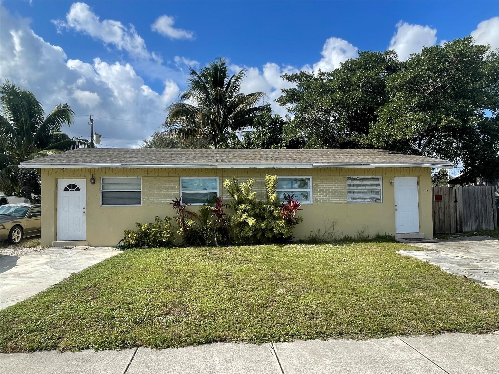 Income-producing duplex Features a 2-bed, 1-bath unit & a 2-bed, 1.5-bath unit with monthly income of $3400 and tenants pays ALL utilities (2 speared water & electric meters ). Bright units with some interior updates, specious parking area, Washer & Dryer in each unit good. Perfect for investors or end-users. Full Occupied - Please do not disturb the tenants.