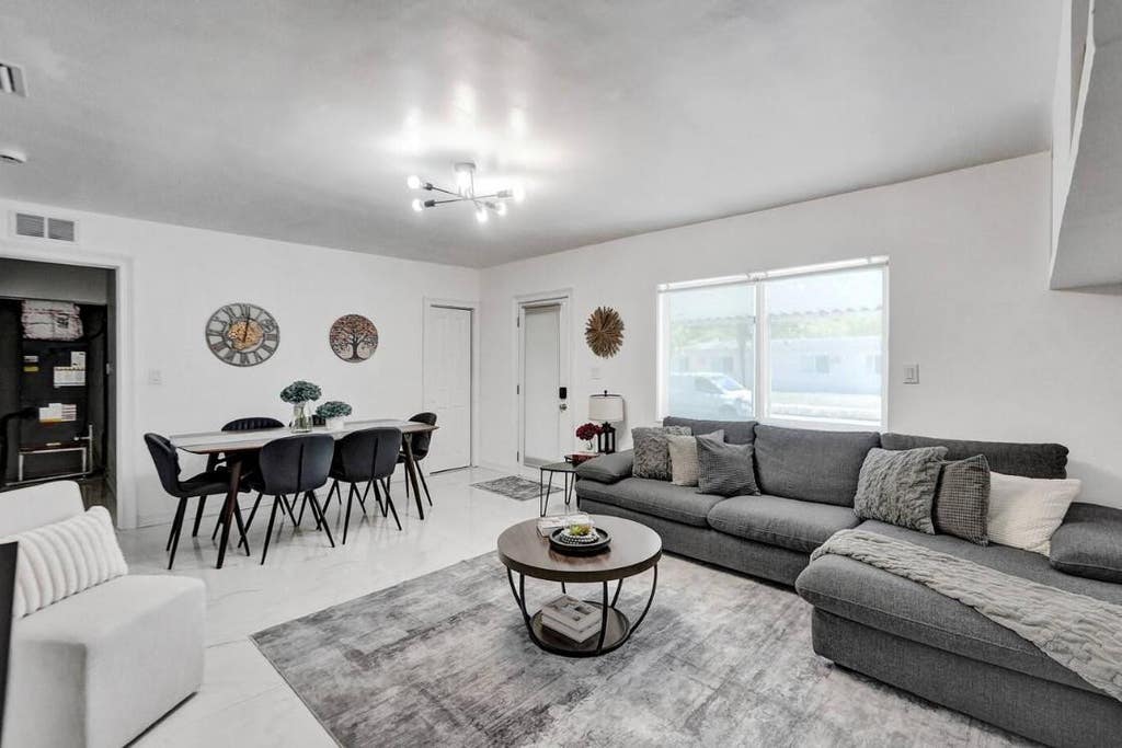 Photo of 2001 Washington Street, Hollywood, FL 33020 (MLS # B26062549)