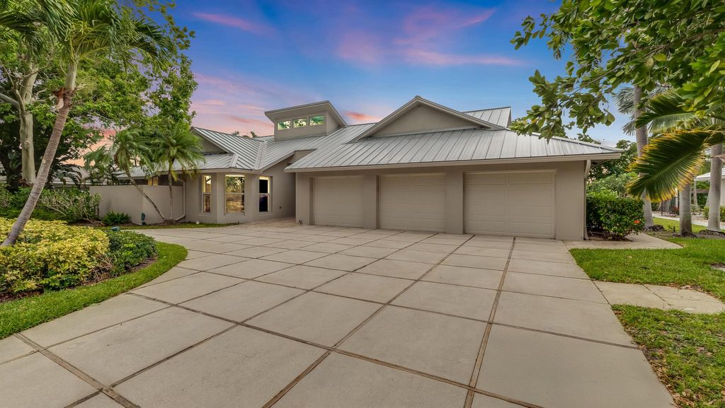 Photo of 2839 Banyan Boulevard Circle NW, Boca Raton, FL 33431 (MLS # R11103712)