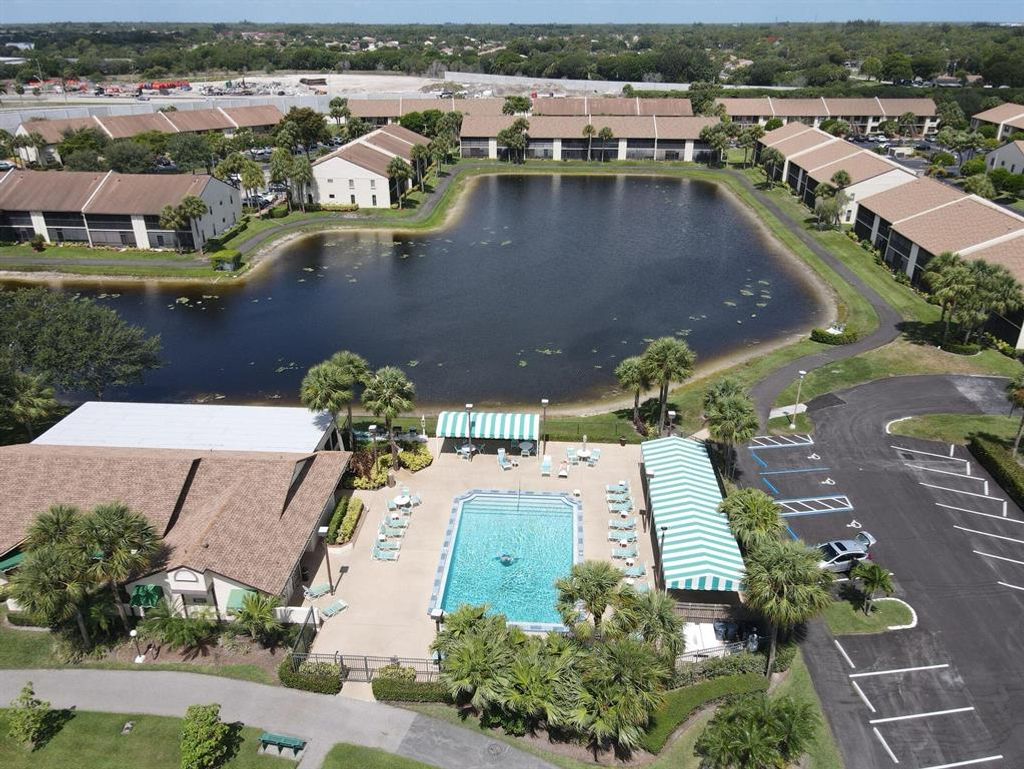 Photo of 7831 Willow Spring Drive Dr #512, Lake Worth Beach, FL 33467 (MLS # R10743934)