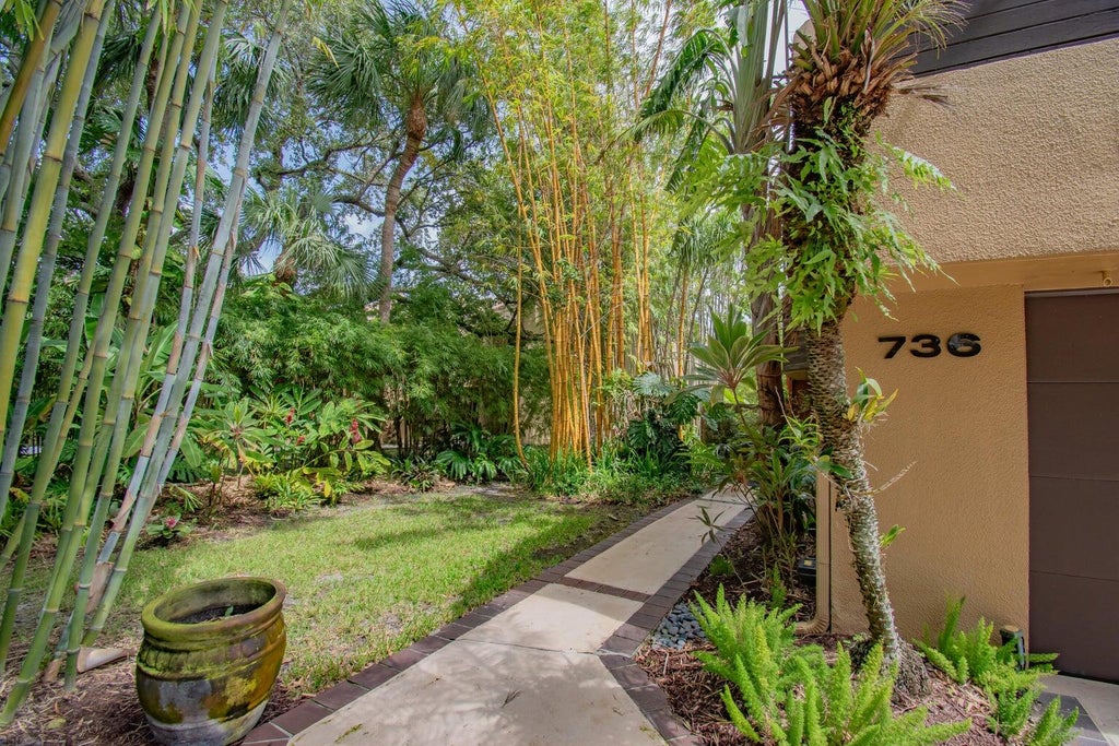 Photo of 736 Saint Albans Drive, Boca Raton, FL 33486 (MLS # R11037792)