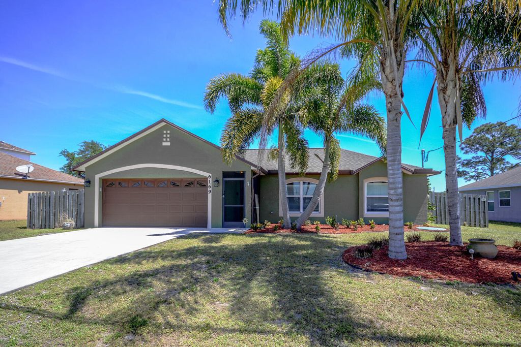 Photo of 6169 NW Duke Circle, Port Saint Lucie, FL 34983 (MLS # R11076911)