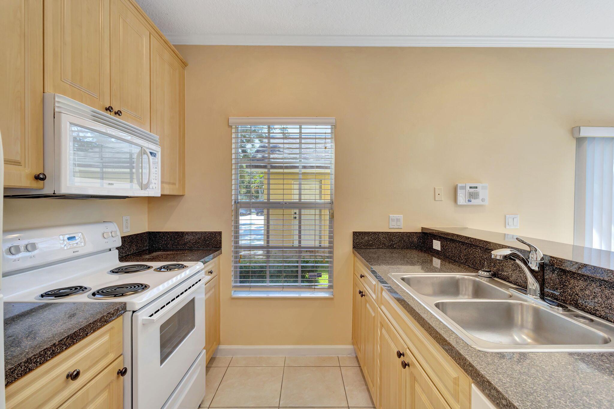 SUGAR POND MANOR OF WELLI - Residential Lease