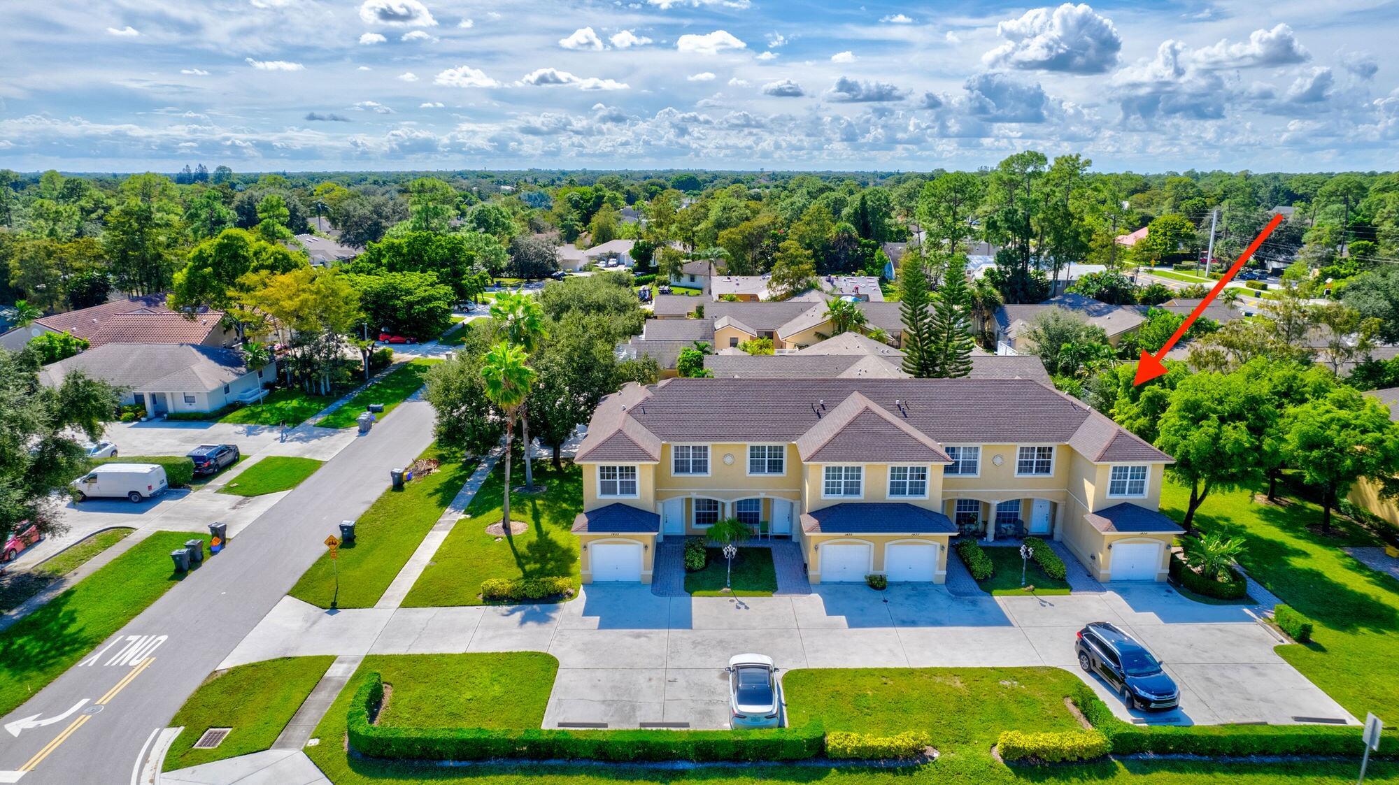 Beautiful 3 bedroom 2.5 bathroom townhouse in the heart of Wellington, 2 story, 1 car garage, no hoa, easy and fast application process. Bartop eat-in kitchen, living room, half bathroom, full laundry on 1st floor. 2nd floor features 3 bedrooms, and 2 bathrooms, very spacious. Located walking distance to brand new Publix, McDonalds, Chase and Bank of America, Ace Hardware, Bells, and walking distance to Wellington High School. Located 1 mile from the Equestrian Show Grounds and facilities of the International Equestrian Center.