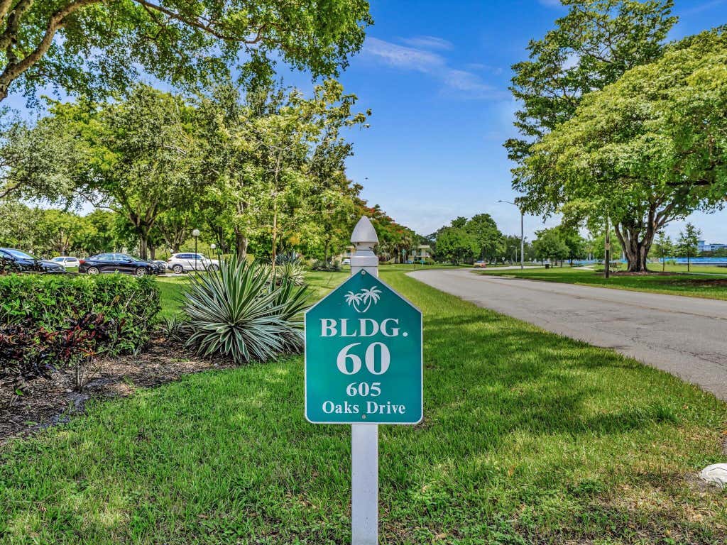 Photo of 605 OAKS Drive #810, Pompano Beach, FL 33069 (MLS # B26057956)