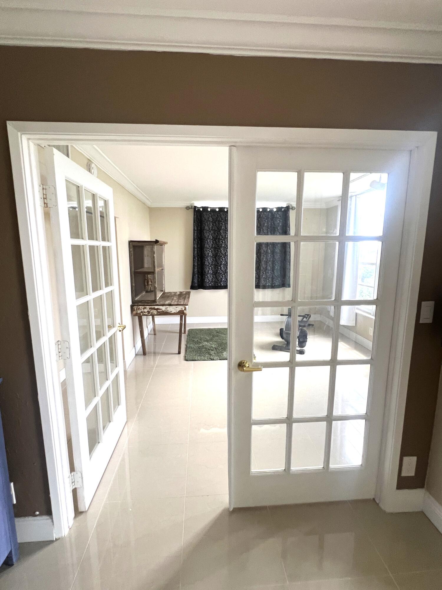 605 OAKS Drive 810