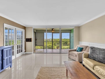 605 OAKS Drive 810 Pompano Beach FL 33069