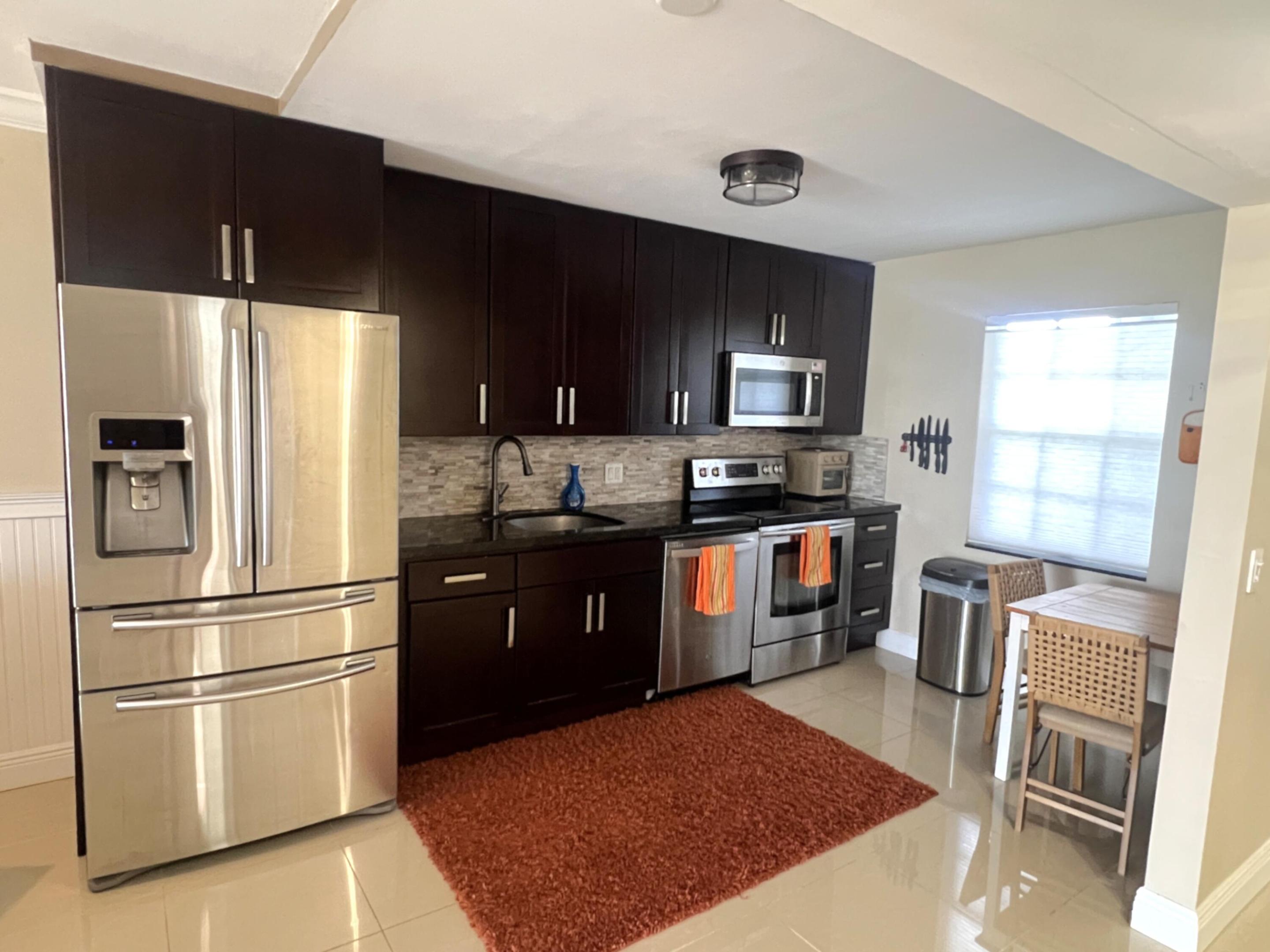605 OAKS Drive 810
