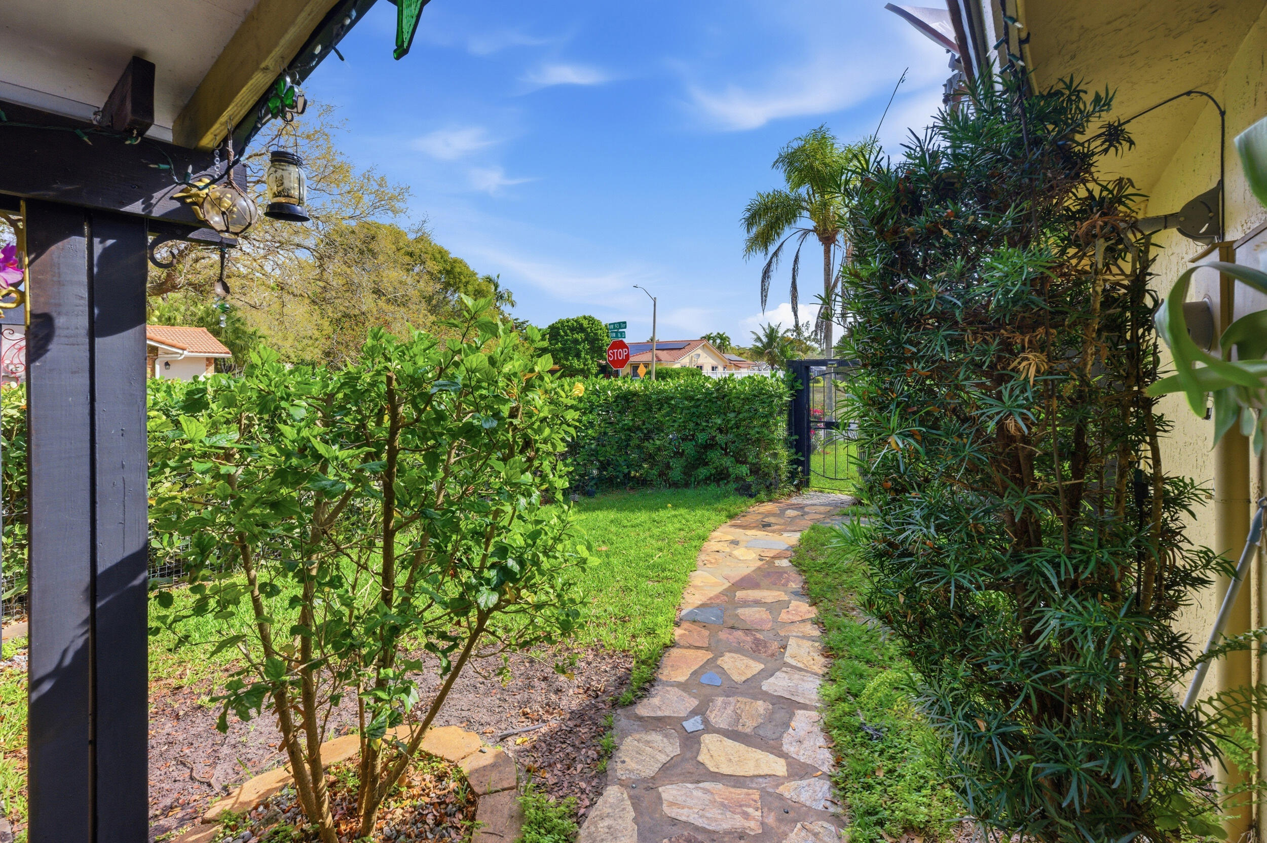 CORAL SPRINGS UNIVERSITY DRIVE - Residential