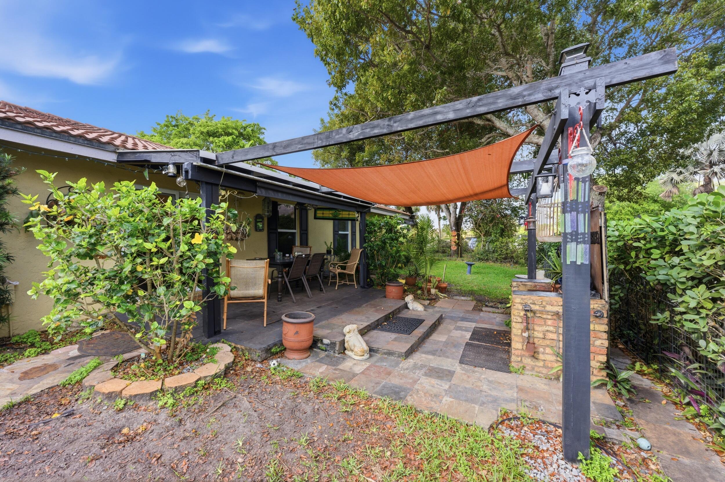 CORAL SPRINGS UNIVERSITY DRIVE - Residential