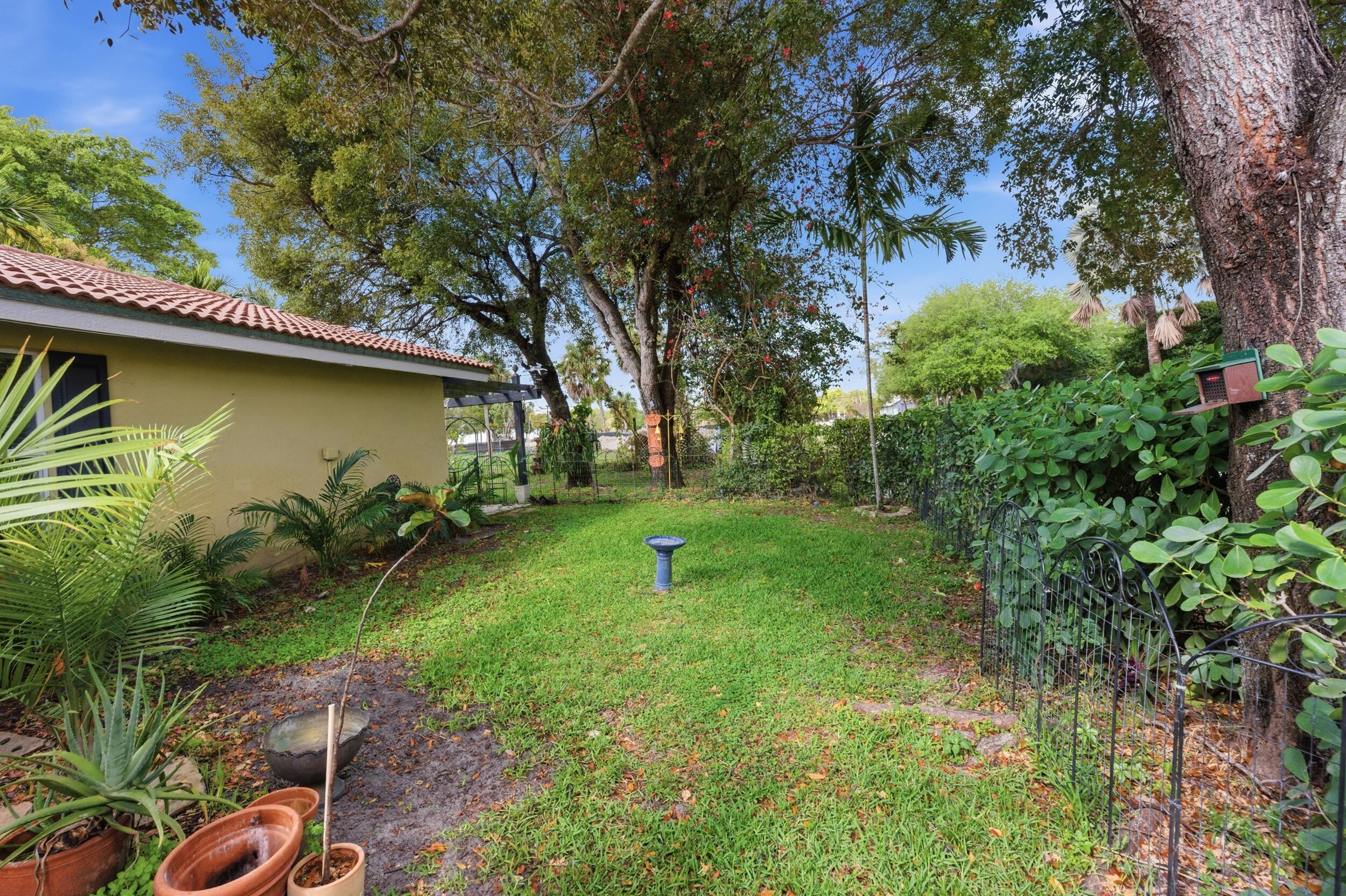 CORAL SPRINGS UNIVERSITY DRIVE - Residential