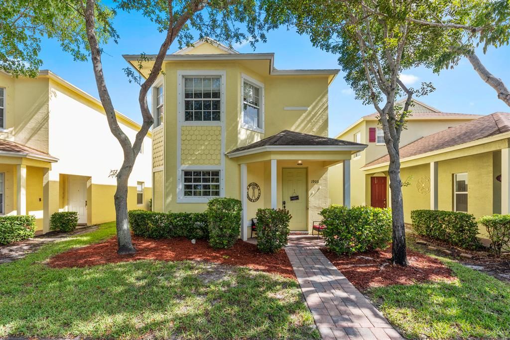 Photo of 1908 SE Grand Drive Dr, Port Saint Lucie, FL 34952 (MLS # R10813498)