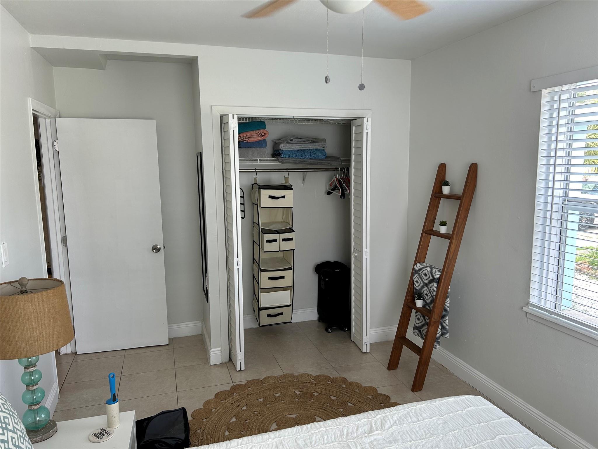 Lauderdale 2-9 D - Residential Lease