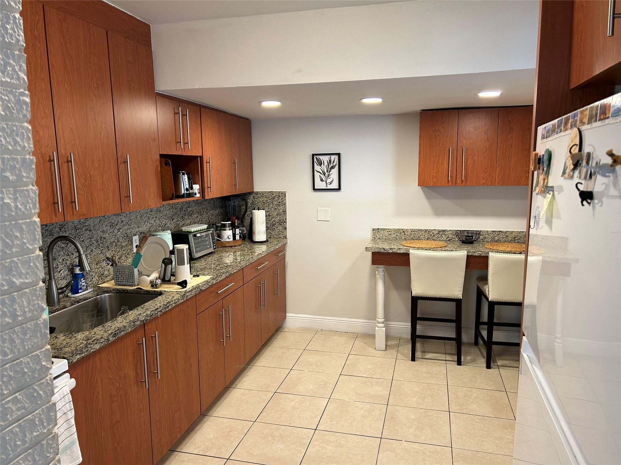 Lauderdale 2-9 D - Residential Lease