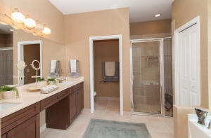 VISTA LAGO - Residential