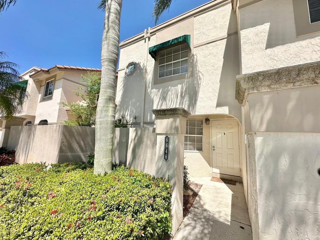 Photo of 6646 Via Regina, Boca Raton, FL 33433 (MLS # R11071445)