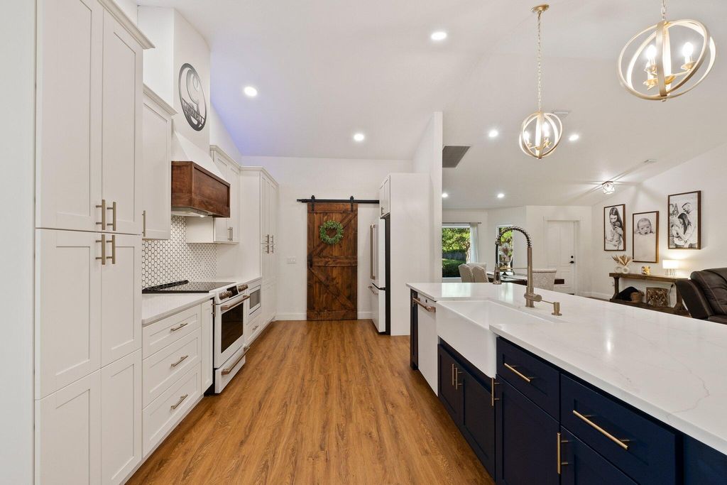 Photo of 4706 Sunrise Boulevard, Fort Pierce, FL 34982 (MLS # R10982888)