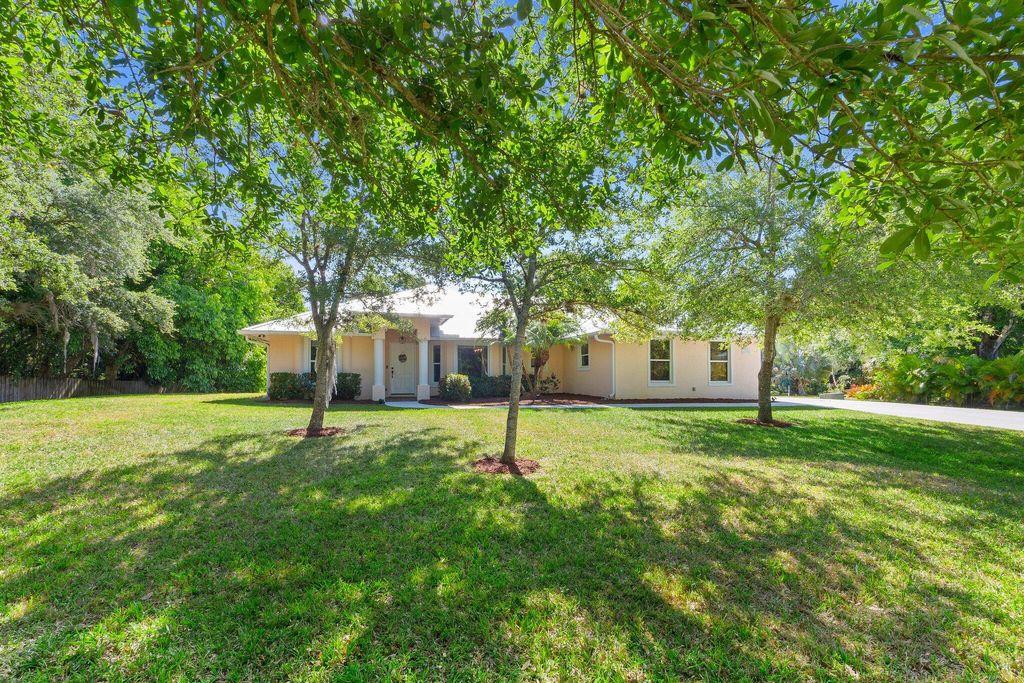 Photo of 4706 Sunrise Boulevard, Fort Pierce, FL 34982 (MLS # R10982888)
