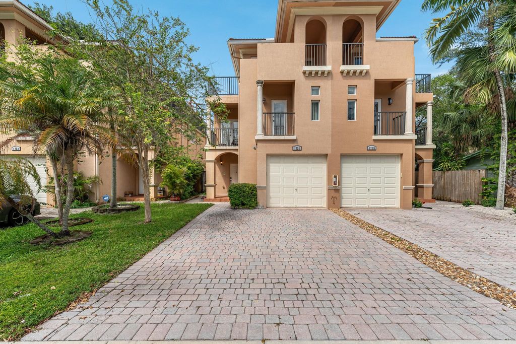 Photo of 1721 SW 23rd Street #1721, Fort Lauderdale, FL 33315 (MLS # B26031906)