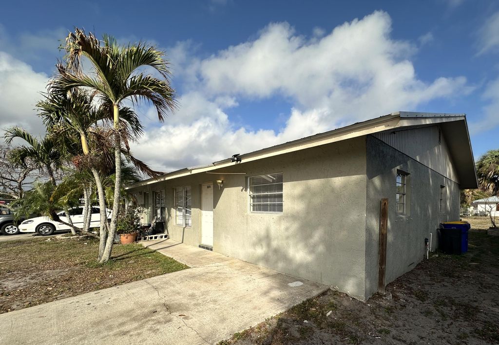 Photo of 3365 SE Garden Street #3365, Stuart, FL 34997 (MLS # B26017377)