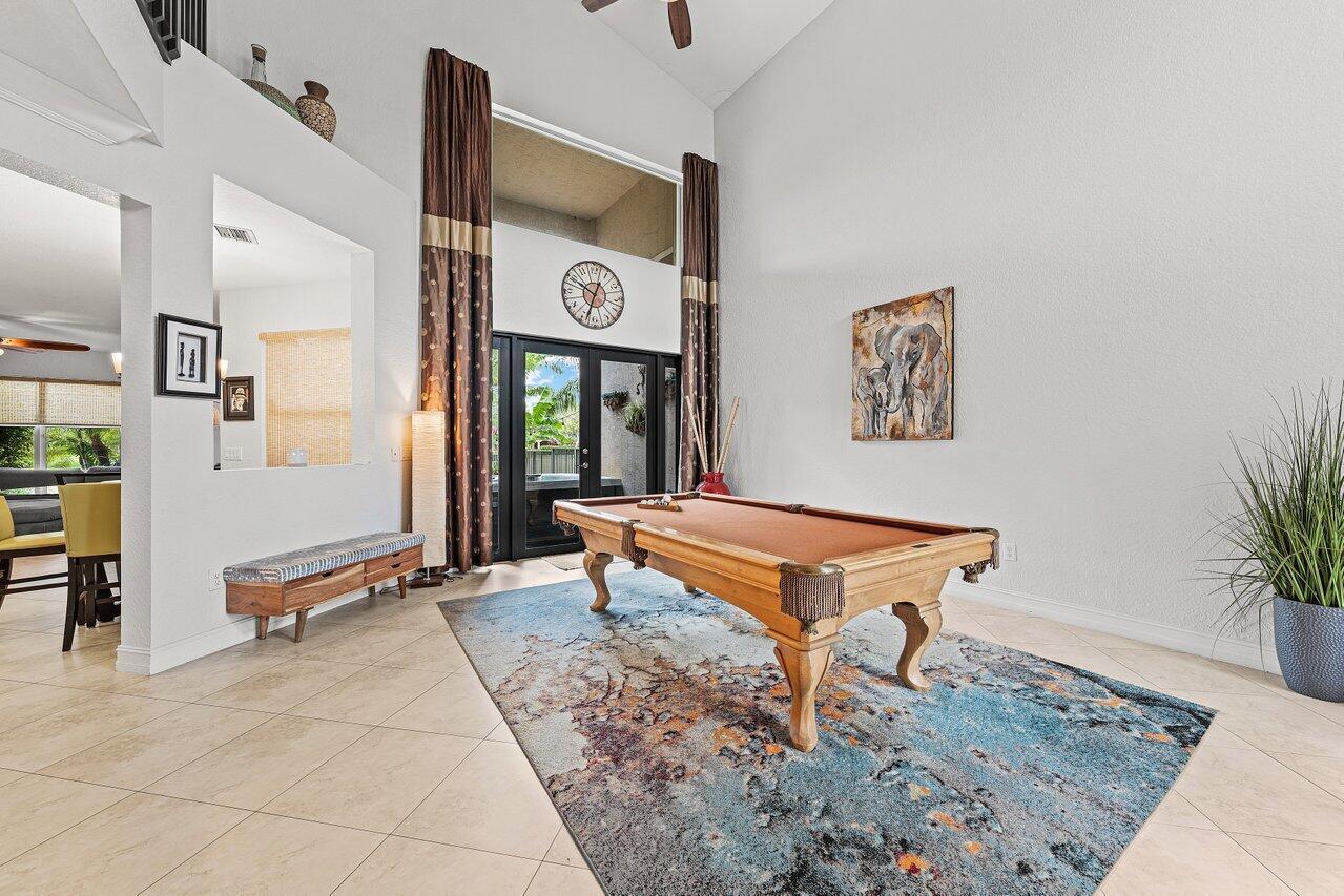 CANYON TRAILS - Residential