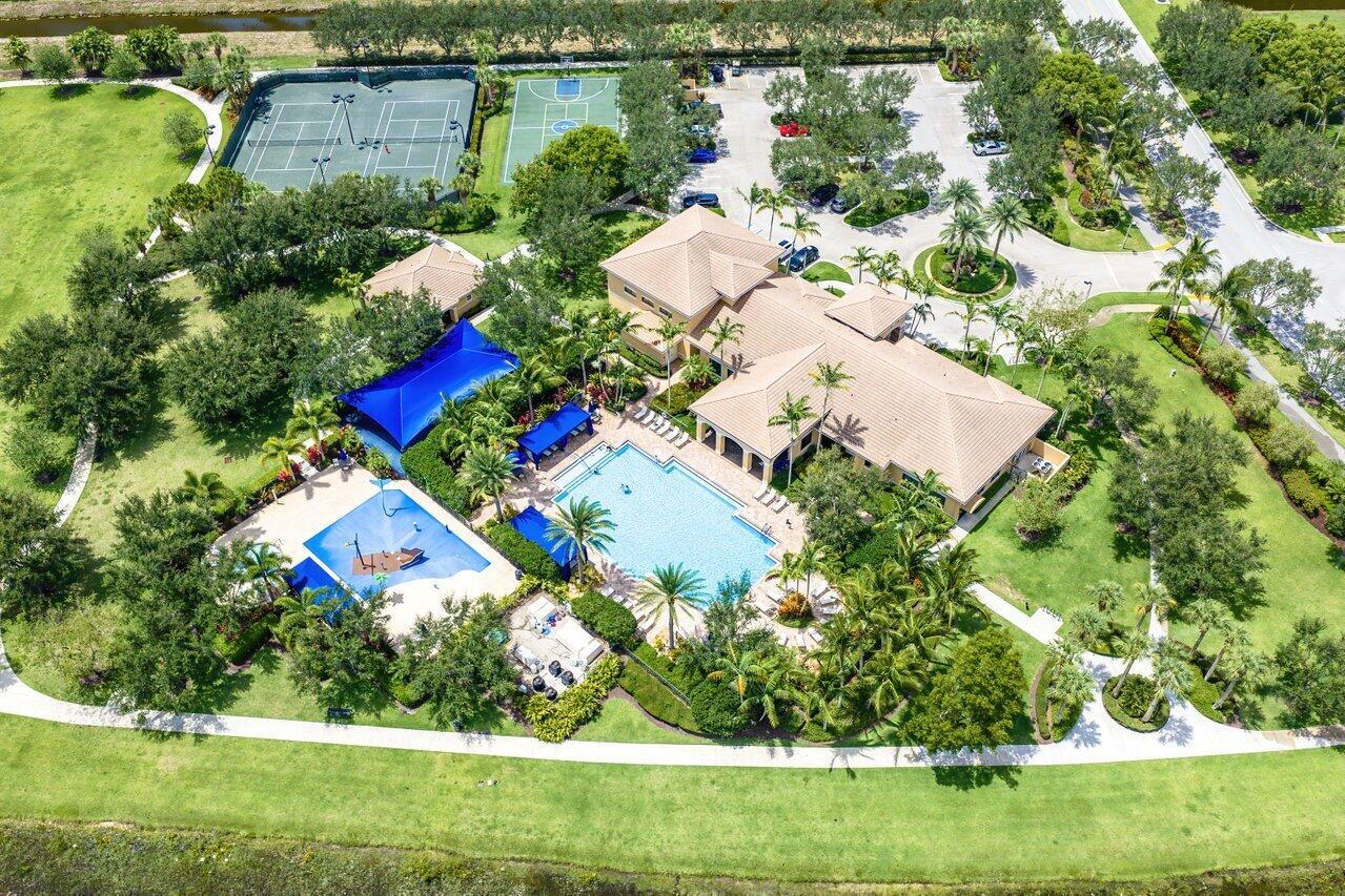 CANYON TRAILS - Residential