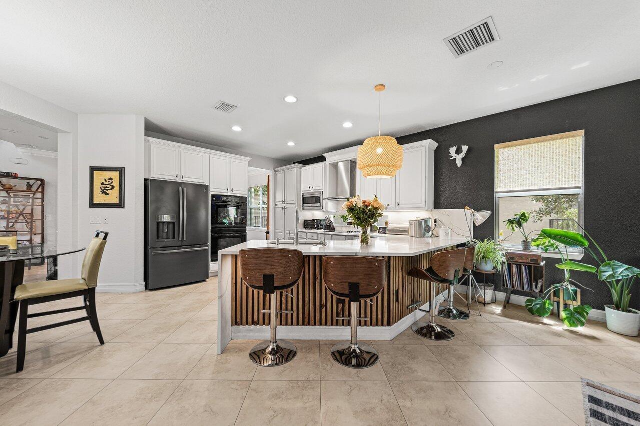 CANYON TRAILS - Residential