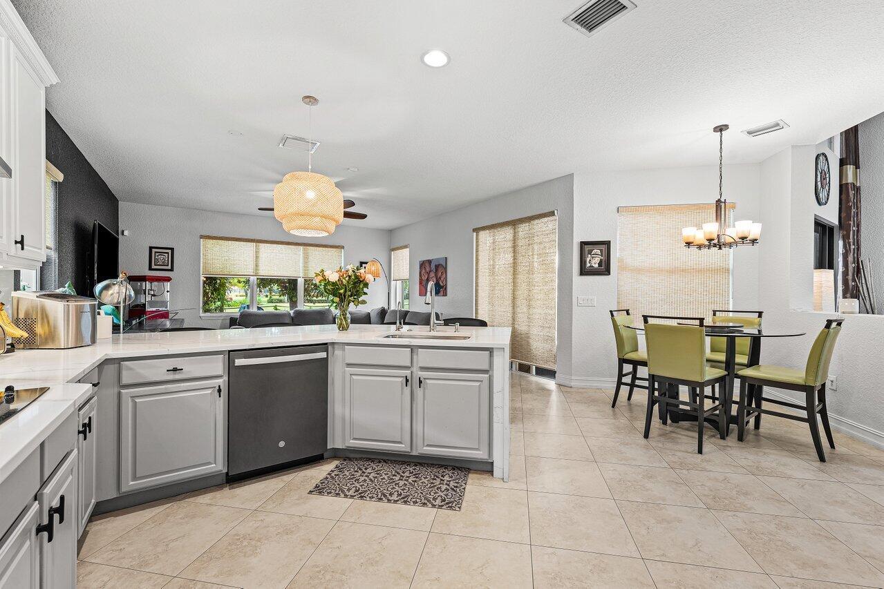 CANYON TRAILS - Residential