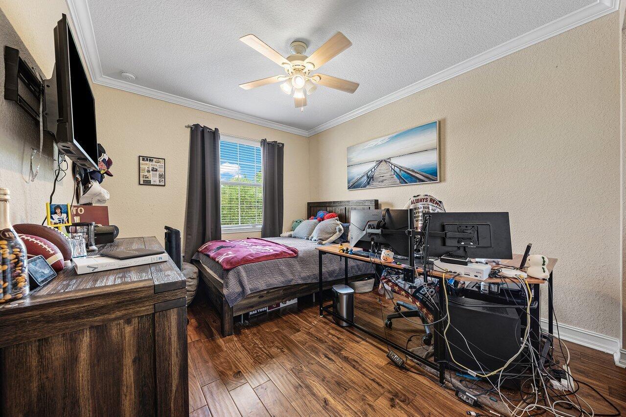 CANYON TRAILS - Residential