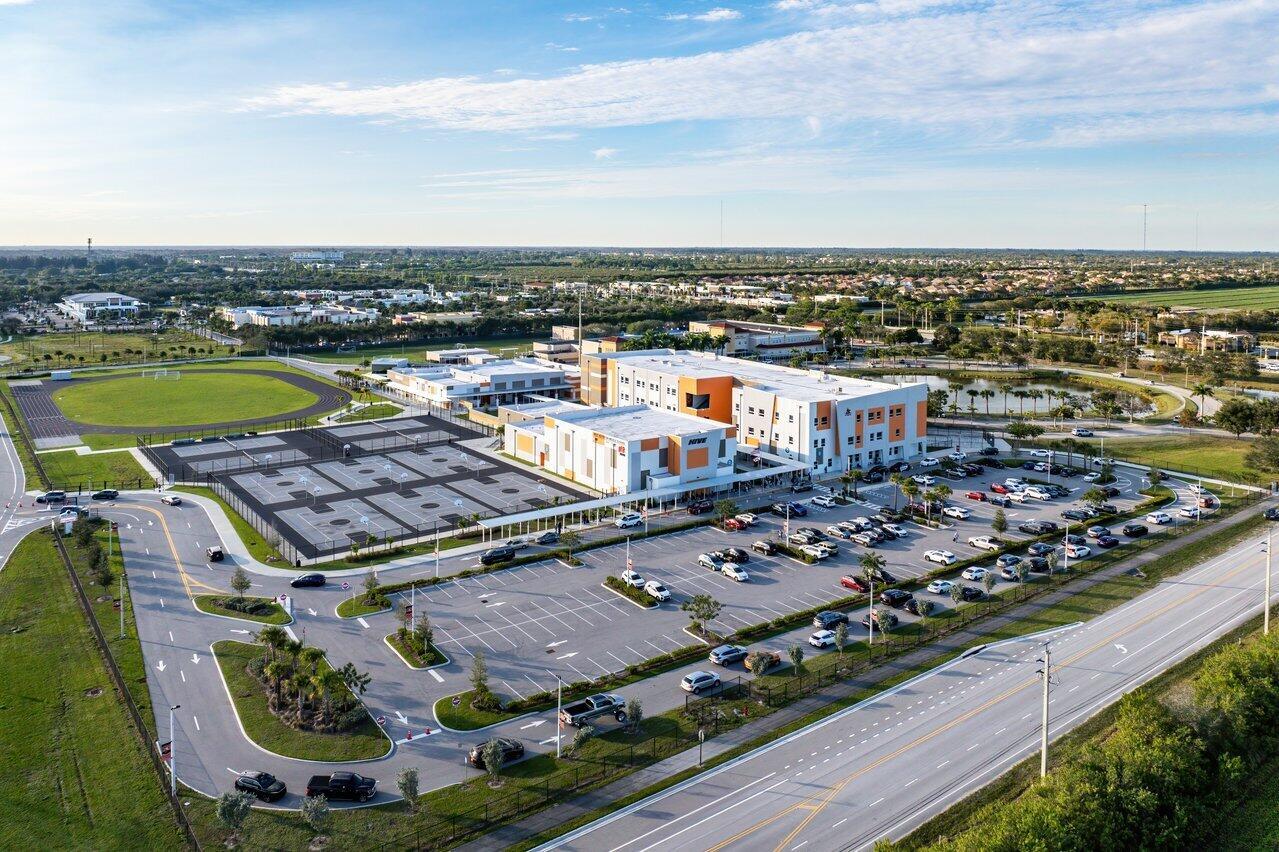 CANYON TRAILS - Residential