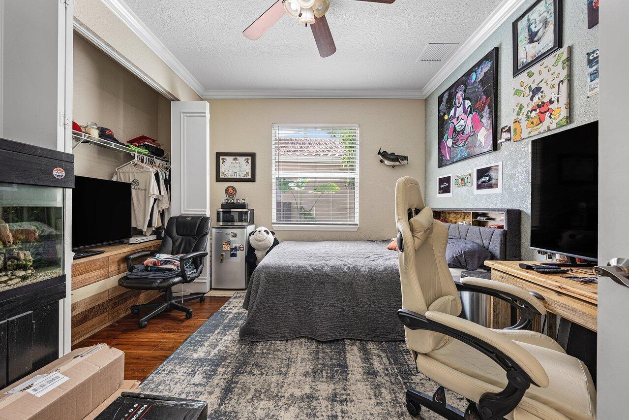 CANYON TRAILS - Residential