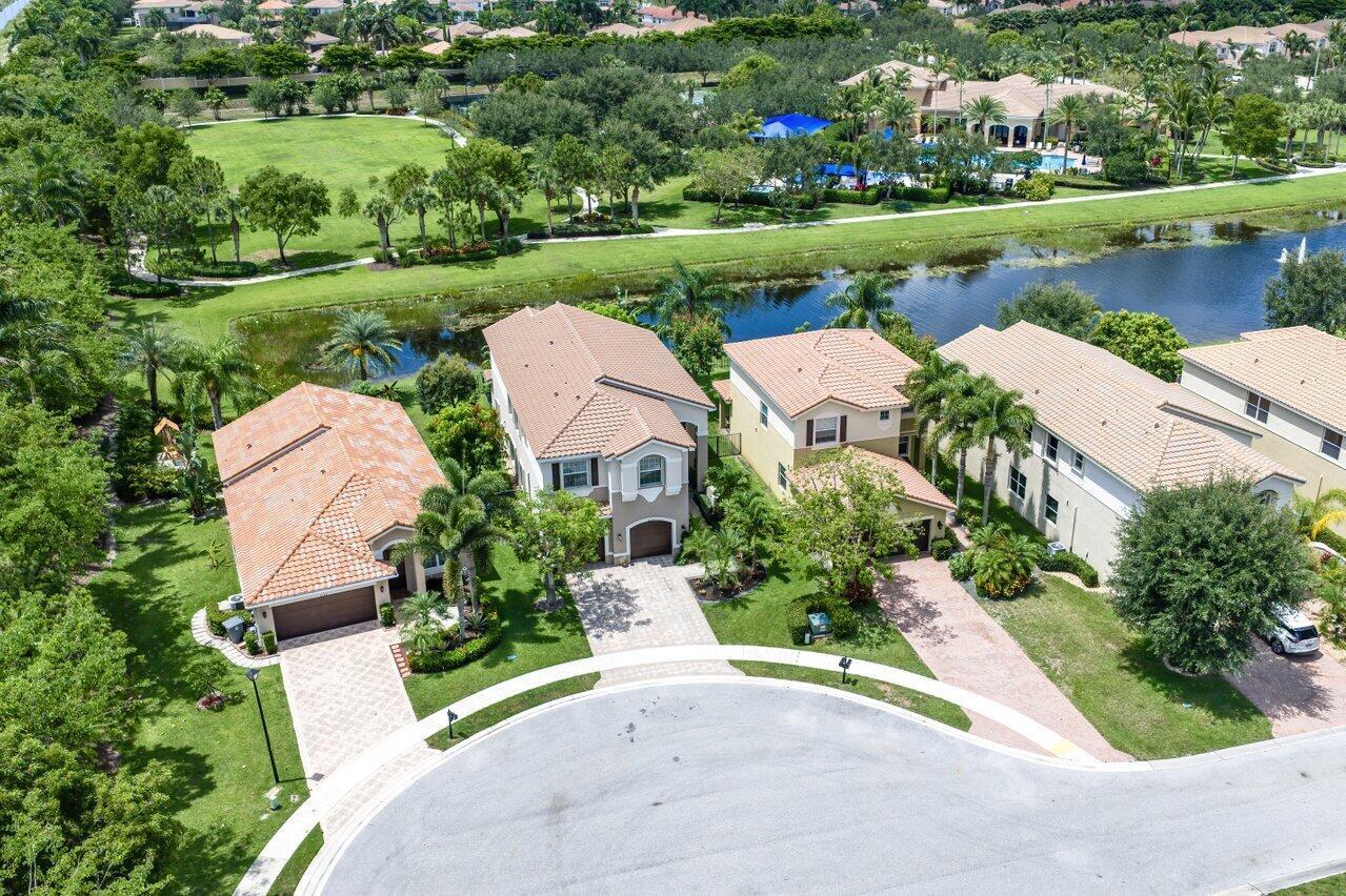 CANYON TRAILS - Residential