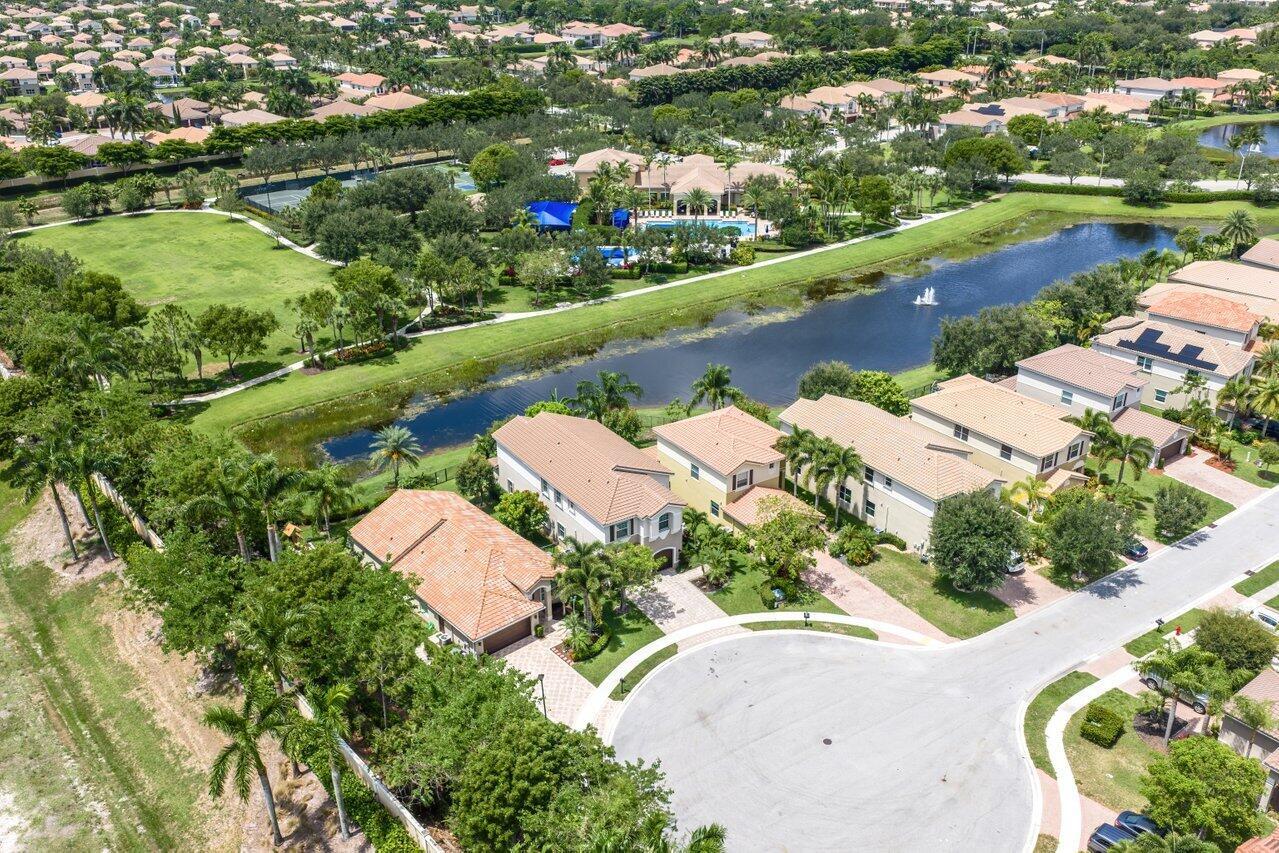 CANYON TRAILS - Residential