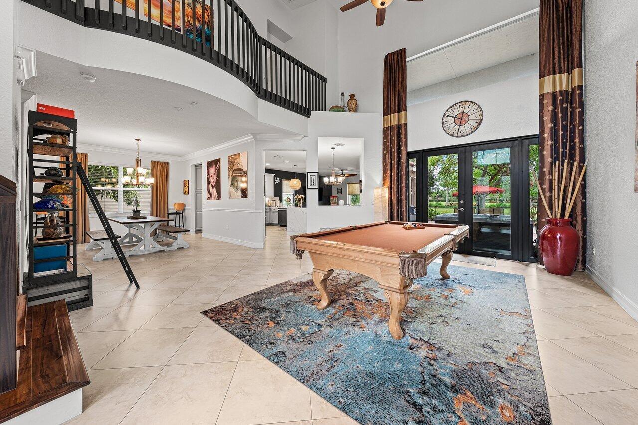 CANYON TRAILS - Residential